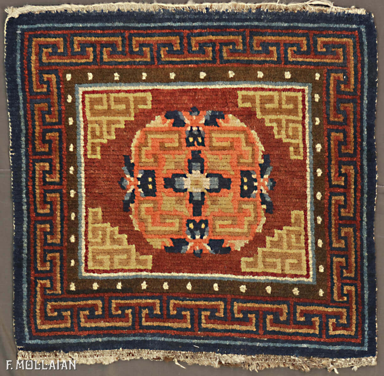 قالی آنتیک فرش تبت کد:۸۳۶۵۳۱۷۰